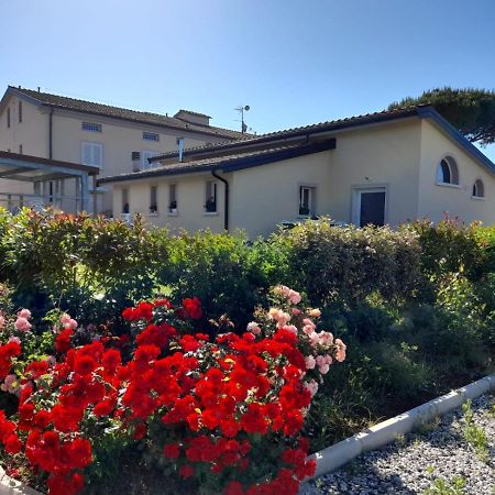 Hotel Residence Vallecorsa Розиняно Маритимо Екстериор снимка