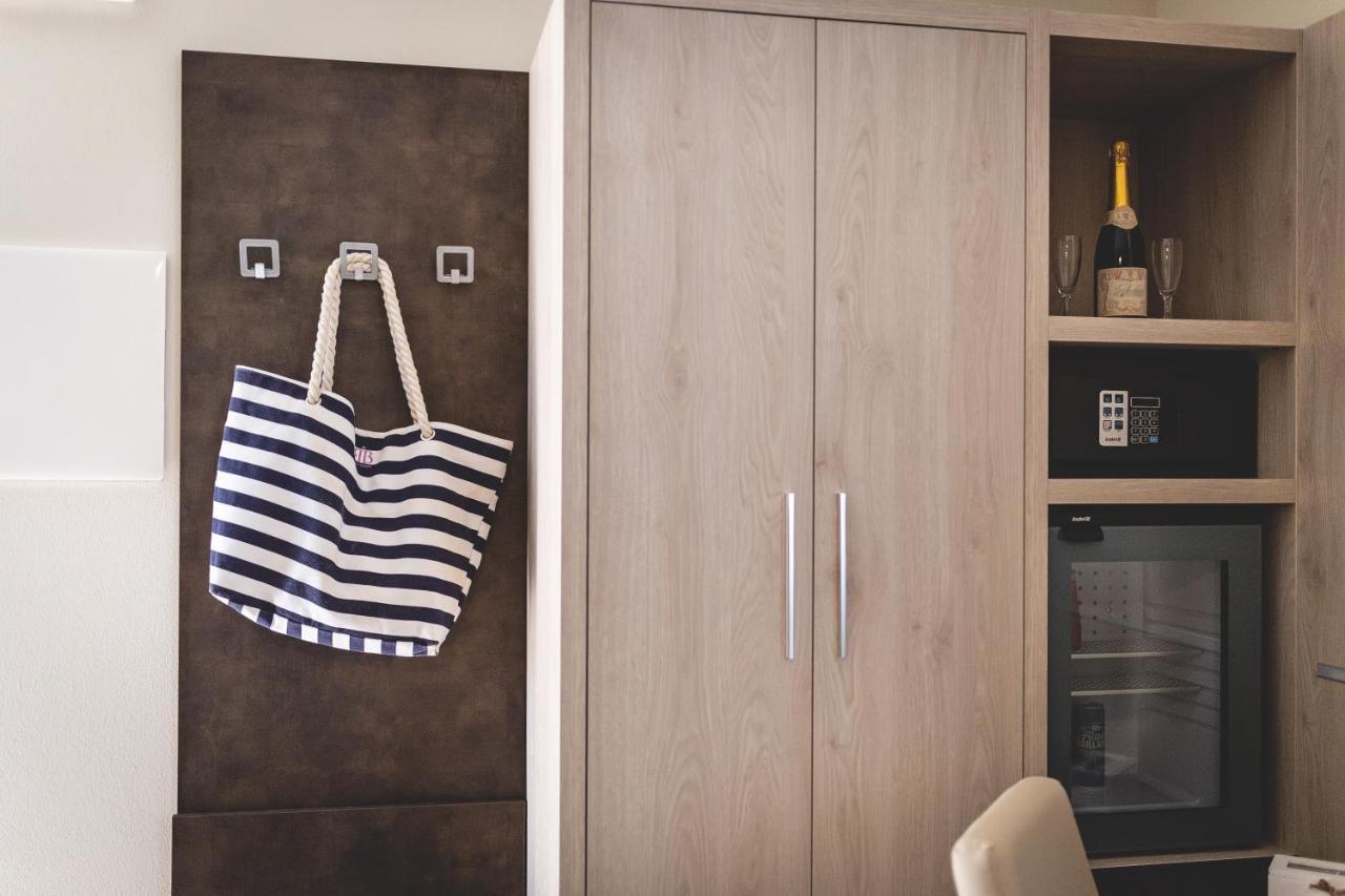 Hotel Residence Vallecorsa Розиняно Маритимо Екстериор снимка