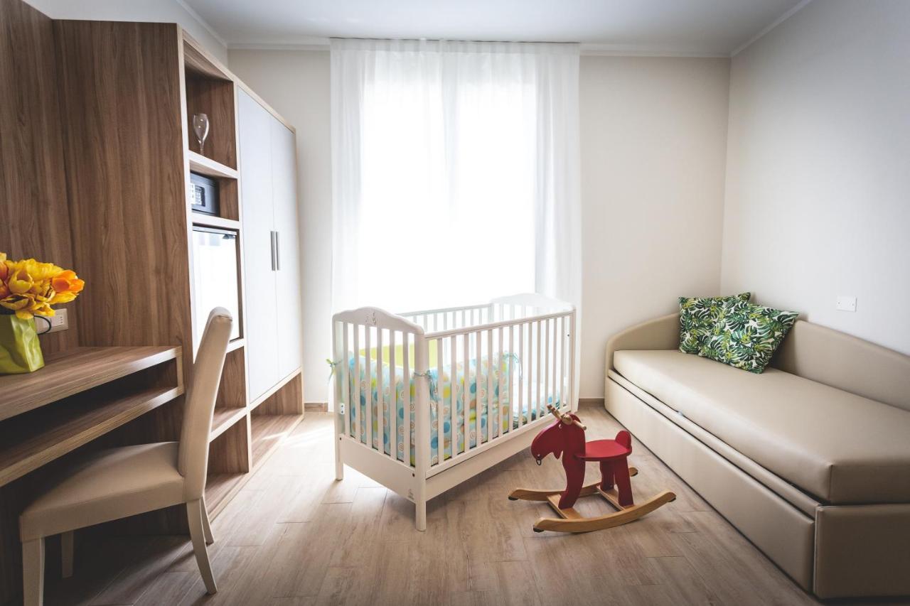 Hotel Residence Vallecorsa Розиняно Маритимо Екстериор снимка