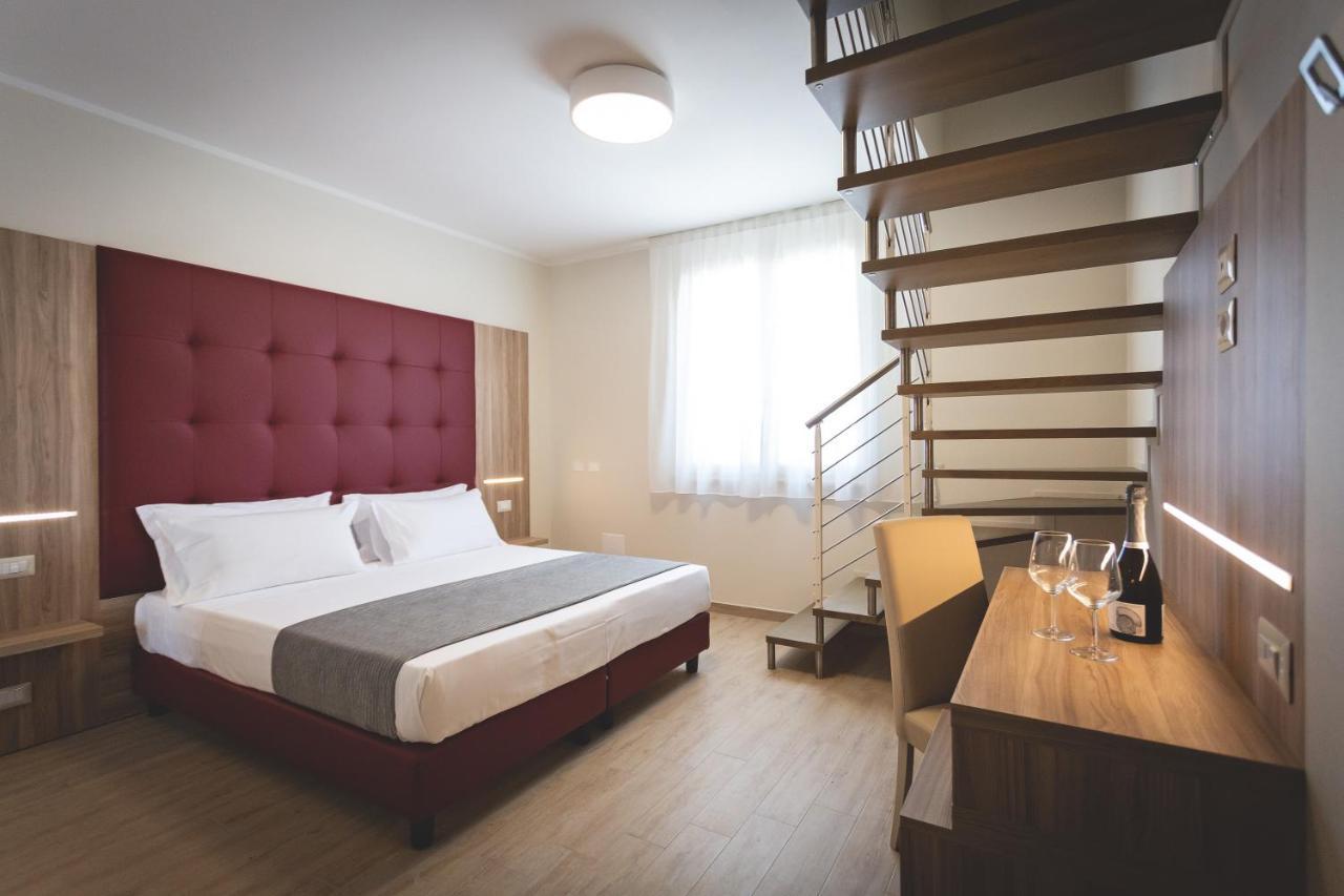 Hotel Residence Vallecorsa Розиняно Маритимо Екстериор снимка