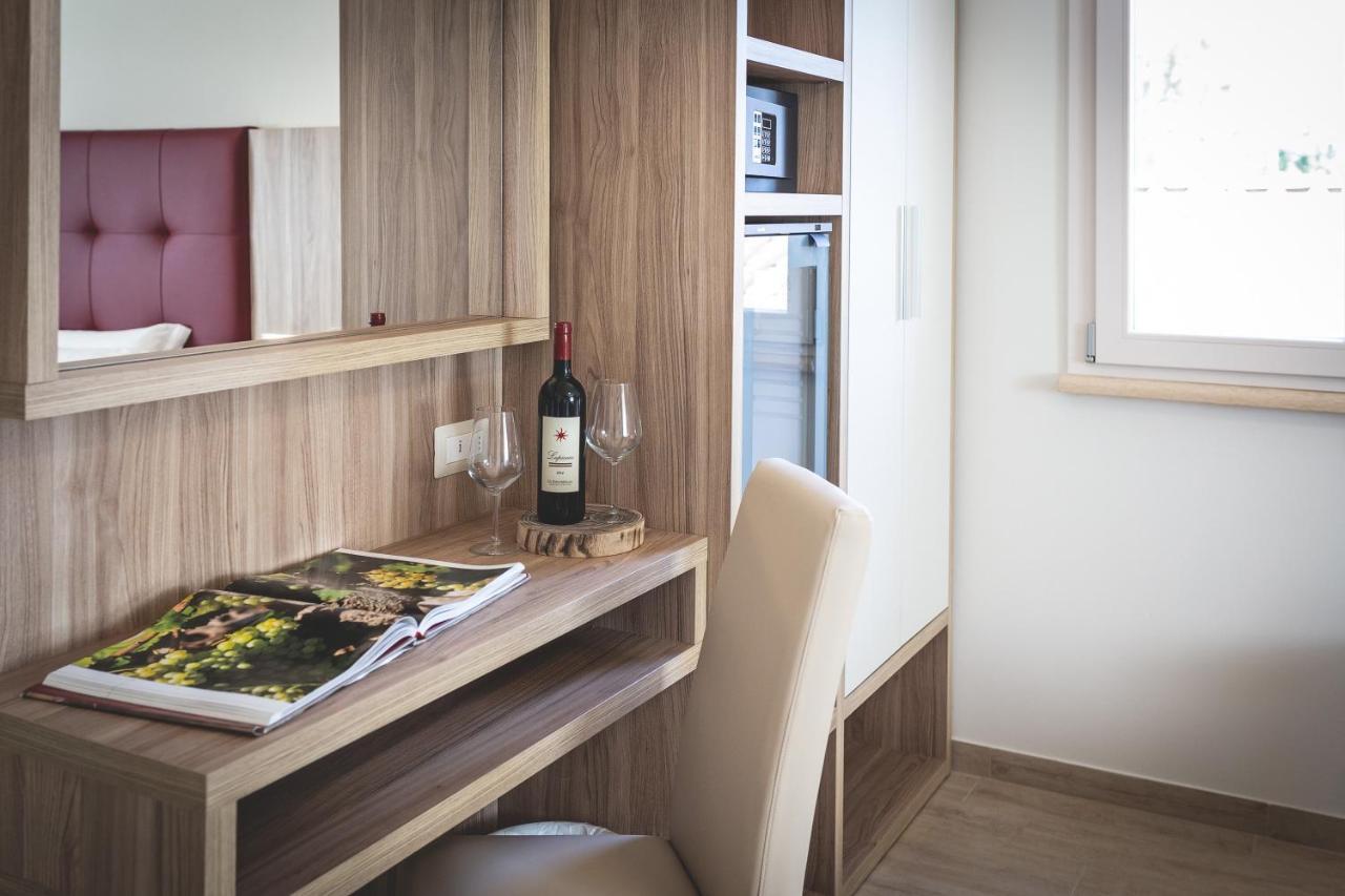 Hotel Residence Vallecorsa Розиняно Маритимо Екстериор снимка