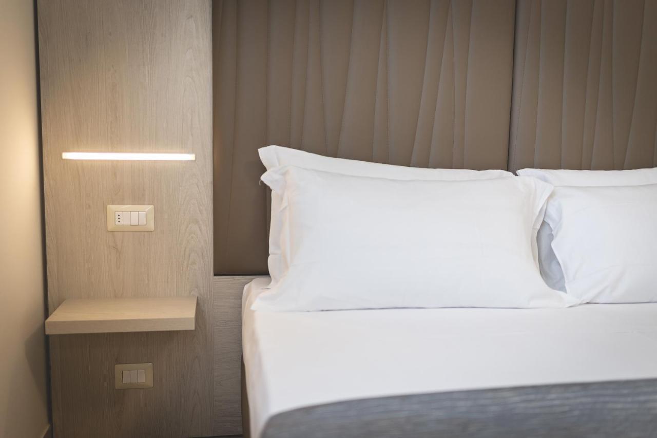Hotel Residence Vallecorsa Розиняно Маритимо Екстериор снимка
